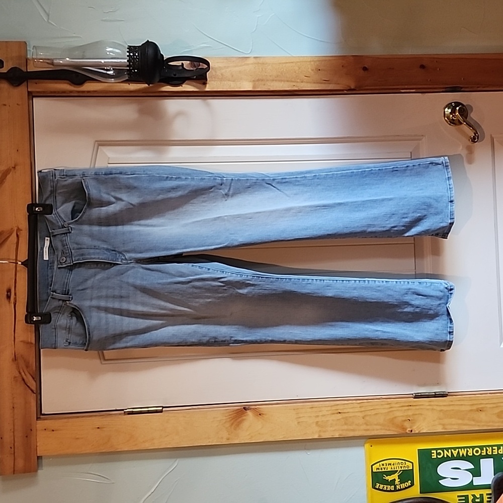 Women's jeans